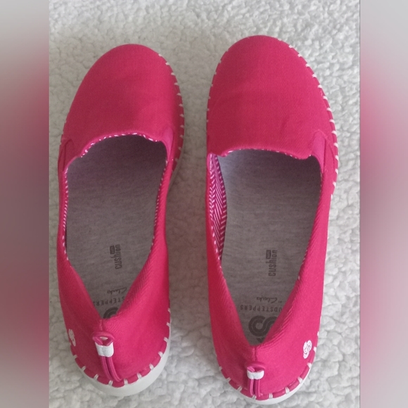 NWOT | Beautiful | Cloudsteppers by Clarks | Step Glow Slip | Womens | Size: 9M - Picture 5 of 13